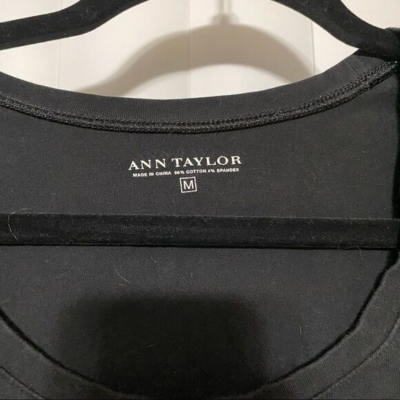 Ann Taylor round neck black t-shirt - Picture 2 of 3
